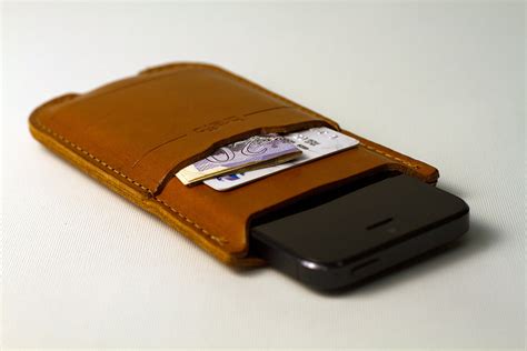 iPHONE® 5/5S LEATHER CASE | Breffo®