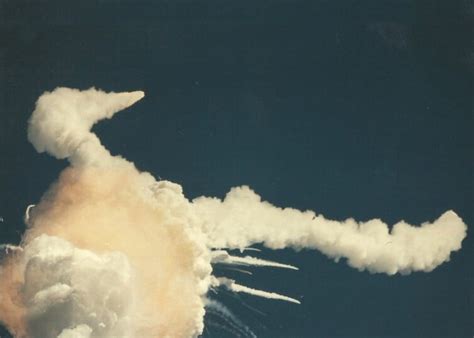 25 Unseen Photos of the Challenger Explosion Found in an Old Man’s Attic