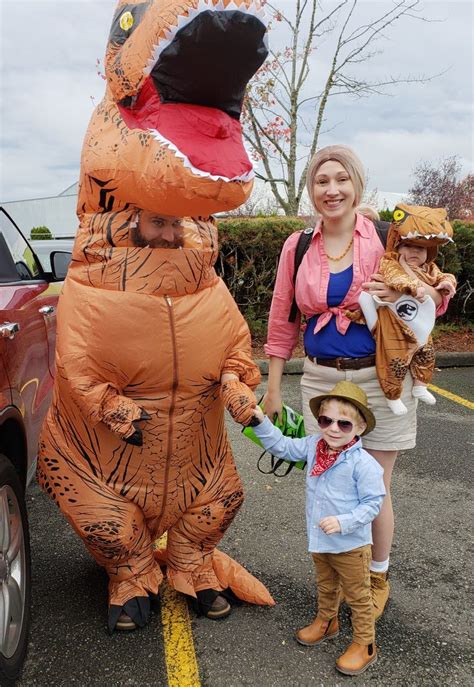 Jurassic Park Halloween Family Costume | Family themed halloween costumes, Matching family ...