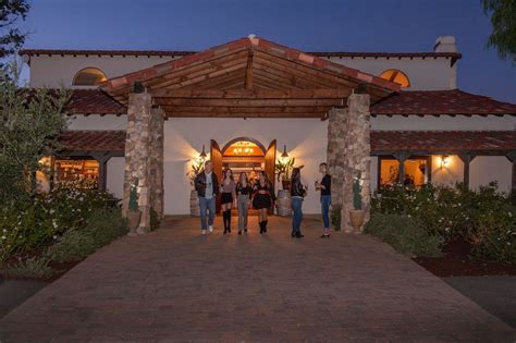 Somerset Winery Temecula | Kurt Tiedt & Wine in Terracotta Pots