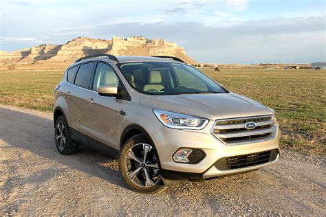 FTE REVIEW: 2017 Ford Escape SE - Ford-Trucks.com