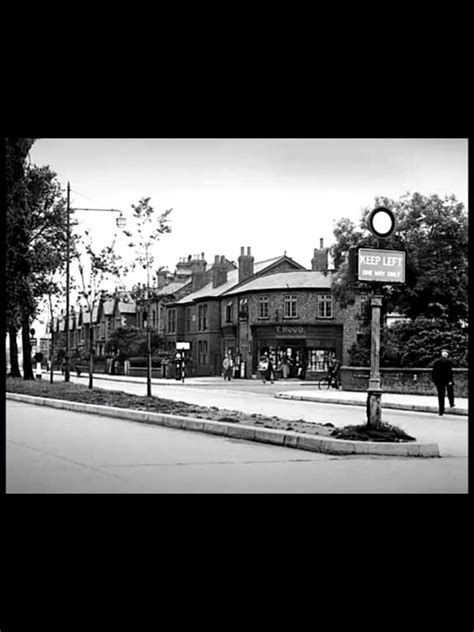 Bottom of Town Lane, Bebington, 1950s. | Over the river, Bebington, Old ...