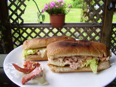 Lobster Roll Sandwich Recipe - Genius Kitchen