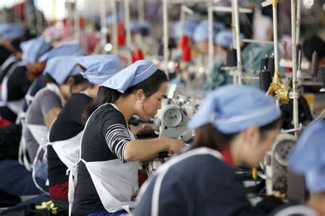 textile-factory-workers-in-china - Insight Quality Services