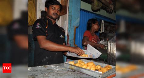 Food In Newspapers: Coimbatore eateries asked not to wrap food in ...