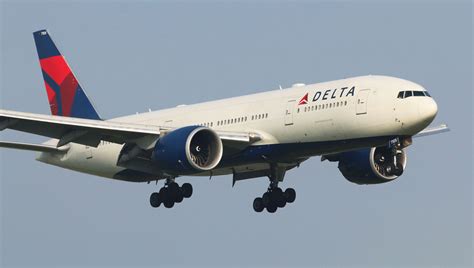 Boeing 777-200 - Delta Air Lines - Widebody Aircraft Parade