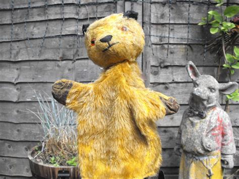 An Endearing Vintage Straw Filled Sooty Glove Puppet – Doe & Hope