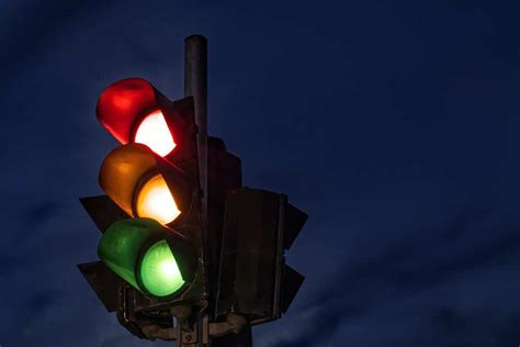 What Does a Flashing Yellow Light at an Intersection Mean? | Belsky & Horowitz, LLC