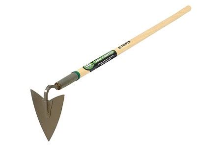 9 Garden Hoe Types for Weeds, Vines, Soil, Chopping & More - Worst Room