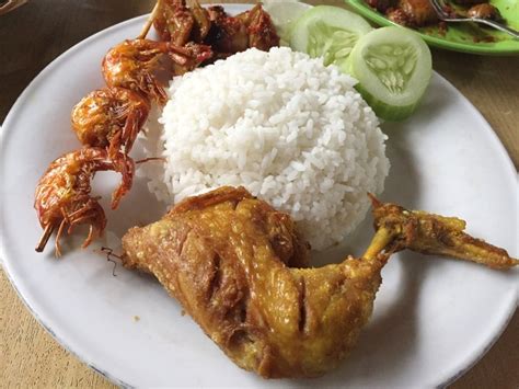 Kalori Ayam Goreng Bagian Paha dan Dada, Mana yang Lebih Besar?