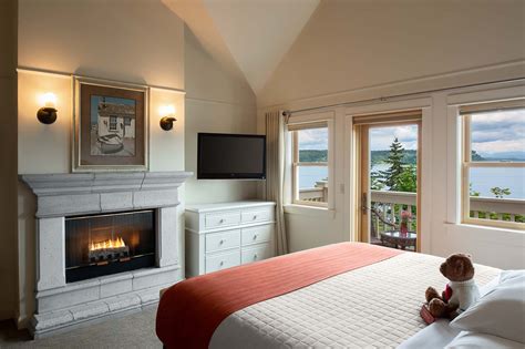 Deluxe King Rooms | Saratoga Inn Whidbey Island