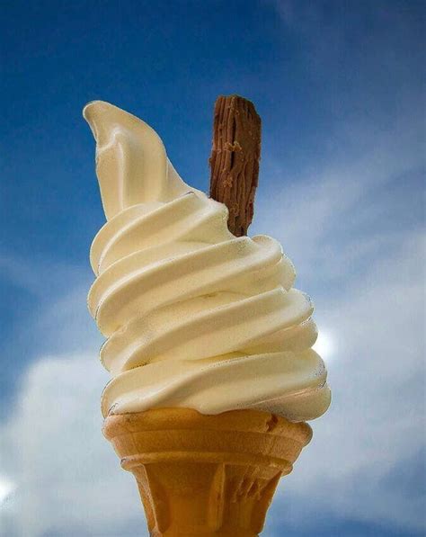 Pin by ArlenesArtArchive🎨 on ice cream treats | Mr whippy, 99 ice cream ...