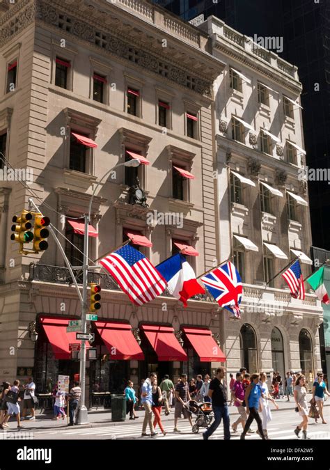 Cartier Store Front, NYC Stock Photo - Alamy