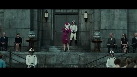 'The Hunger Games' trailer #2 - Effie Trinket Image (28836157) - Fanpop