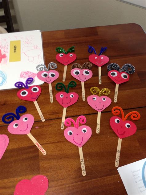 Valentine Lovebugs- construction paper hearts, googly eyes, craft ...