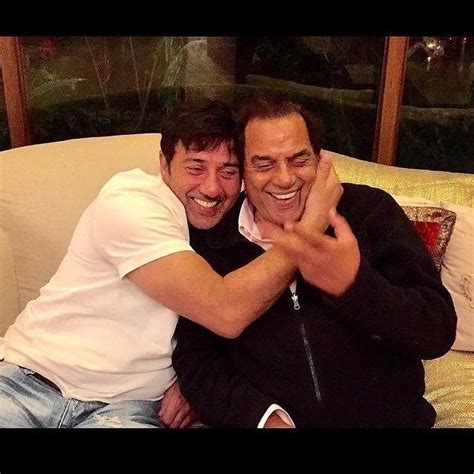 Sunny Deol flies to US with father Dharmendra for his health treatment- Reports