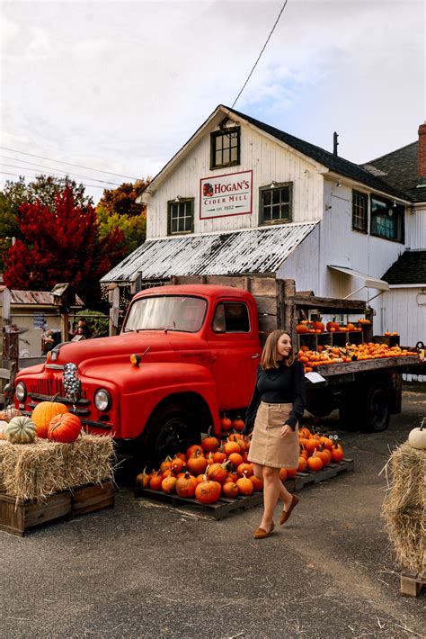 QUINTESSENTIAL PUMPKIN PATCHES TO VISIT IN NEW ENGLAND - Aubrey Craig