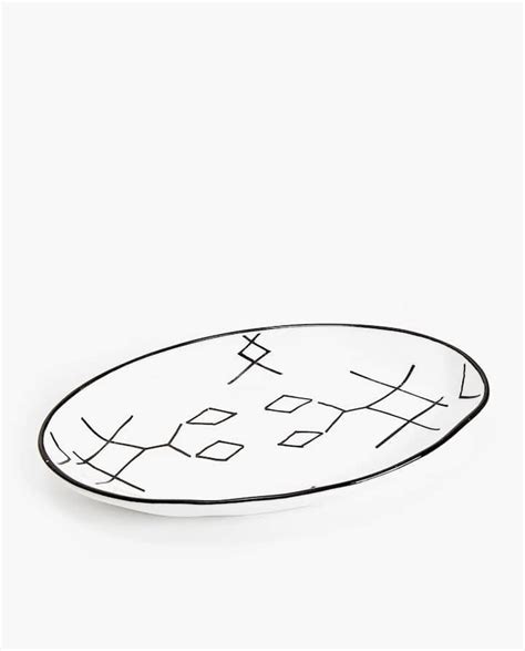 Image of the product SMALL PORCELAIN SERVING DISH WITH TRIBAL MOTIFS Zara Home Collection, Table ...