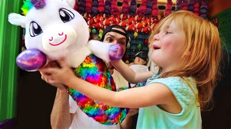 Unicorn Mermaid WINNER!! Adley plays new amusement park games to win ...