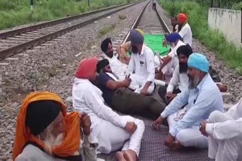 Punjab: Farmers urge Congress government to clear sugarcane dues, hike prices; block train ...