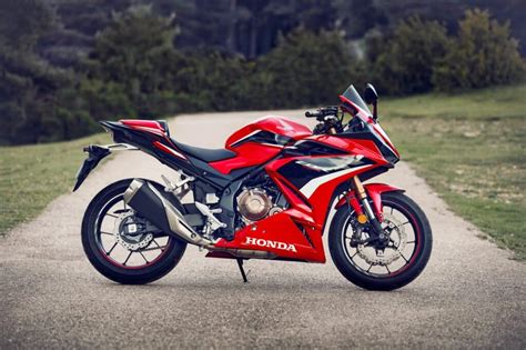 All About the Honda CBR500R: Pint-Sized Beauty