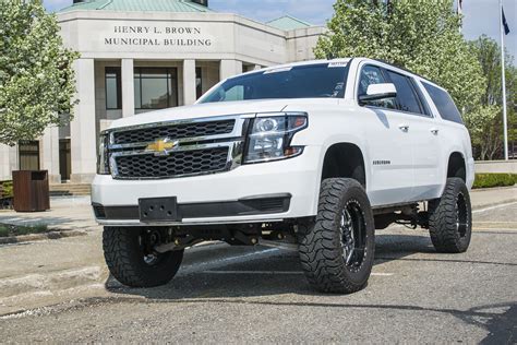 Chevrolet Suburban Lifted - amazing photo gallery, some information and specifications, as well ...