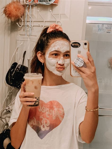 Aesthetic mirror selfie face mask | Eliminar cicatrices de acne ...