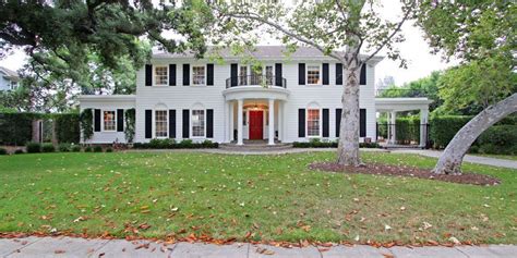 35 of the Most Beautiful Movie Homes in Cinematic History | Father of the bride house, Hamptons ...