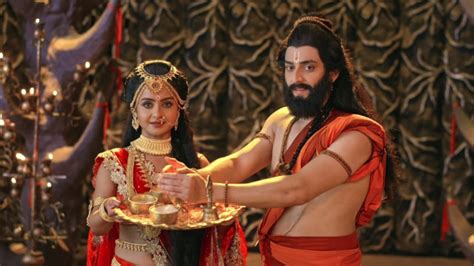 Radha Krishna - Watch Episode 397 - Draupadi Meets Arjun on Disney+ Hotstar