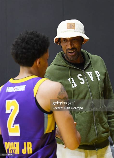 Legend, Scottie Pippen talks with his son, Scotty Pippen Jr. #2 of ...