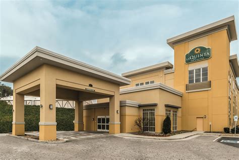 La Quinta Inn & Suites by Wyndham Knoxville Papermill | Knoxville, TN ...