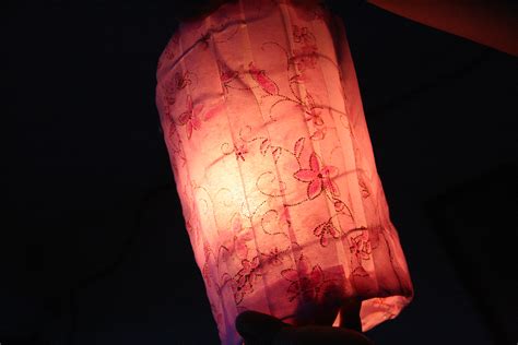 How to Make a Japanese Paper Lantern - 10 Easy Steps