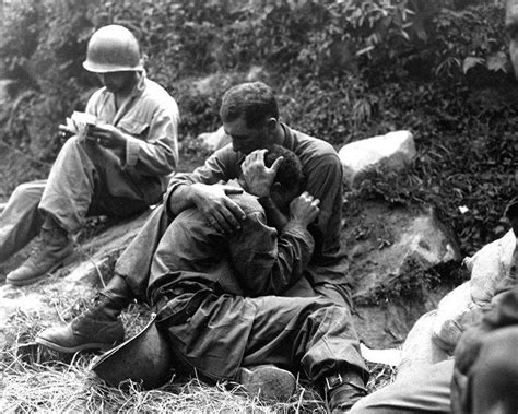 30 Heartbreaking Photos Of The Korean War