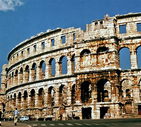 Amphitheatre | Architecture, History & Uses | Britannica