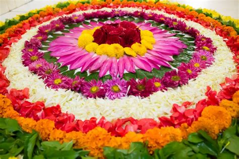 Onam Pookalam Designs: Beautiful and Simple Rangoli Designs With Flowers for Thiruvonam 2022 ...