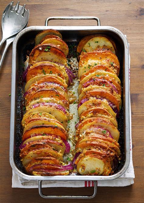 Garlic Parmesan Roasted Potatoes Recipe — Eatwell101