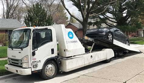 Carvana to lay off 2,500; executives to forgo salaries for rest of year | Automotive News