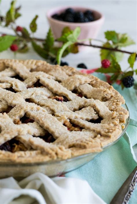 Foraging: Picking Wild Berries & Vegan Blackberry Pie • Unrefined Vegan