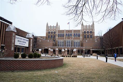 Police investigate theft allegations at Evanston Township High School