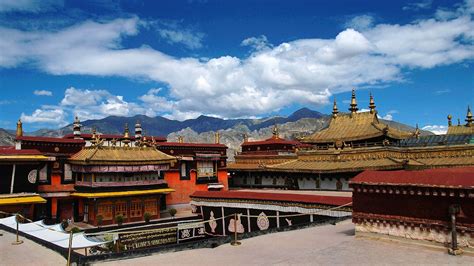 Jokhang Temple Pictures, Picture of Jokhang Temple, Tibet Travel Photos