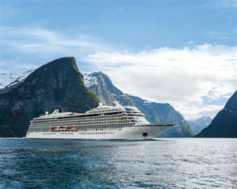 Viking Saturn ┃ Current location and position of Viking Cruises