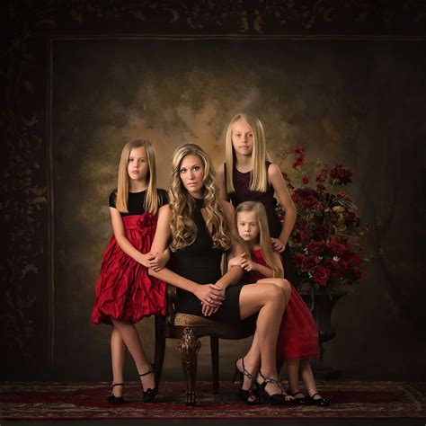 Related image | Photography poses family, Family picture poses, Family ...