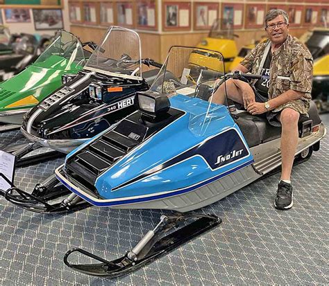 1976 Sno-Jet SST 433 – World Snowmobile Headquarters