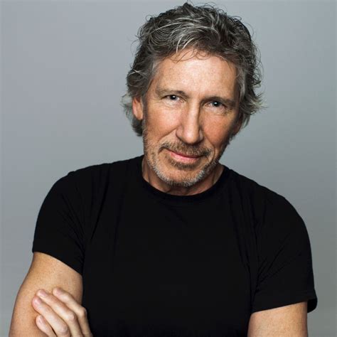 Roger Waters : Pink Floyd's Roger Waters uses his private jet to ...