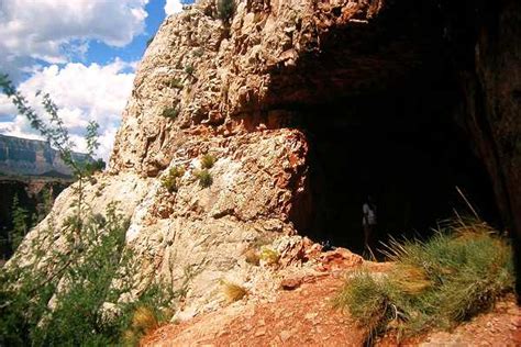 Entrance to Cave of the Domes, Horseshoe Mesa