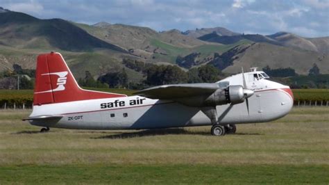 Bristol Freighter at Classic Fighters Airshow 2017 - YouTube