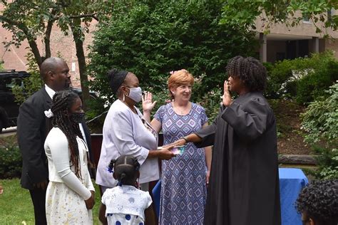 Albany's new court judge takes oath