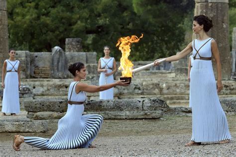 A brief history of torch designs and relays at the Olympic Games | CNN