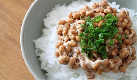 What Does Natto Taste Like? Benefits of Fermented Soybeans