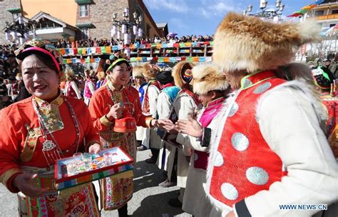 People of Tibetan ethnic group celebrate Shangjiu Festival